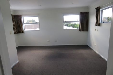 Photo of property in 8a Neeve Place, Taradale, Napier, 4112