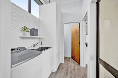 Photo of property in 29 Gibson Place, Patea, 4520