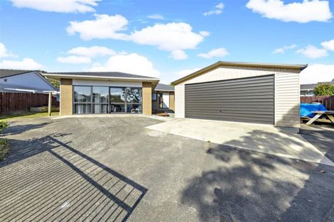 Photo of property in 15 Malmo Place, Manurewa, Auckland, 2102