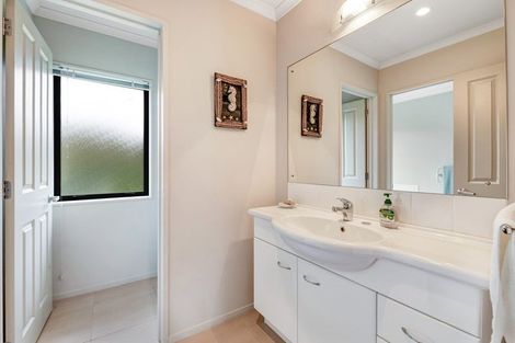 Photo of property in 16 Omana Avenue, Shelly Beach, Helensville, 0874