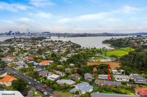 Photo of property in 2/52 Church Street, Northcote Point, Auckland, 0627