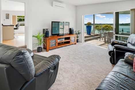 Photo of property in 47 Pohutukawa Avenue, Shelly Park, Auckland, 2014