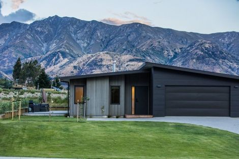 Photo of property in 16 Sarges Way, Lake Hawea, Wanaka, 9382