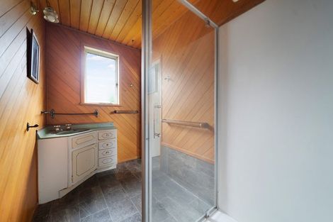 Photo of property in 10 Ribblesdale Road, Henderson, Auckland, 0612