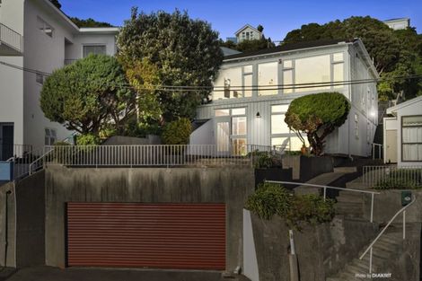 Photo of property in 2 Maida Vale Road, Roseneath, Wellington, 6011