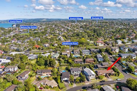 Photo of property in 1/1 Pickwick Parade, Mellons Bay, Auckland, 2014