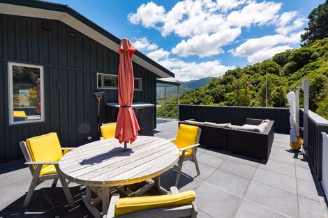 Photo of property in 251 Queen Charlotte Drive, Havelock, Picton, 7281