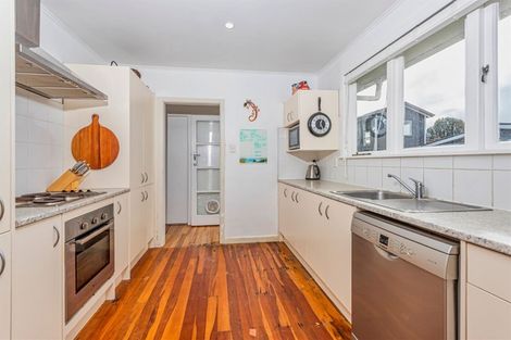 Photo of property in 12 Adriatic Avenue, Henderson, Auckland, 0612