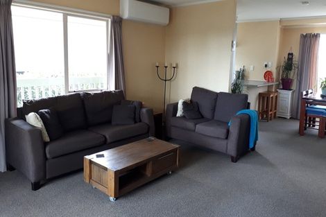 Photo of property in 95 Rototuna Road, Rototuna, Hamilton, 3210