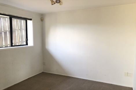 Photo of property in 1/13a Kitewao Street, Northcote, Auckland, 0627