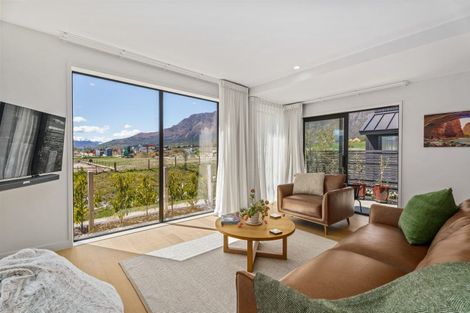 Photo of property in 4 Chapman Drive, Jacks Point, 9371