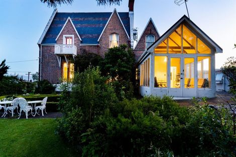 Photo of property in Lisburn House, 15 Lisburn Avenue, Caversham, Dunedin, 9012