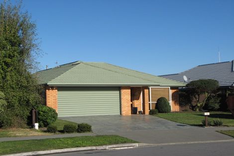 Photo of property in 76 Blue Gum Place, New Brighton, Christchurch, 8083