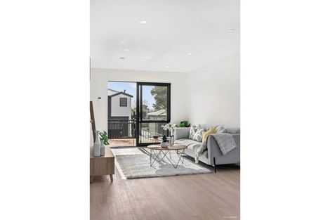 Photo of property in 7b Valron Road, Te Atatu South, Auckland, 0602