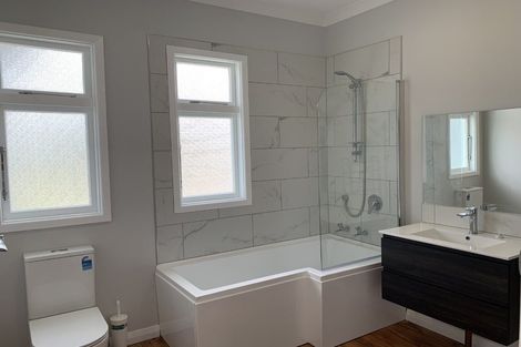 Photo of property in 74 Queenwood Road, Levin, 5510