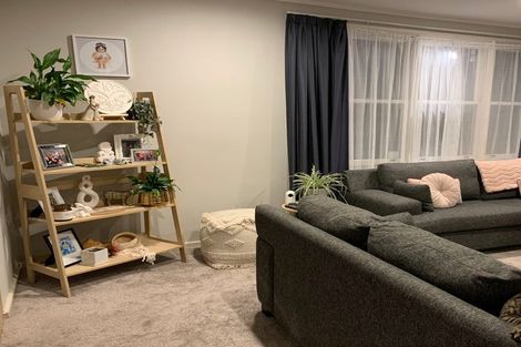 Photo of property in 1 Waitaua Street, Papakura, 2110