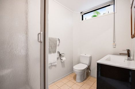 Photo of property in 132 Taupaki Road, Taupaki, Henderson, 0782