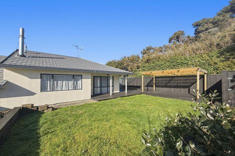 Photo of property in 15 Kawatiri Grove, Wainuiomata, Lower Hutt, 5014