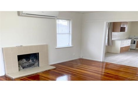 Photo of property in 5 Corsair Crescent, Mangere, Auckland, 2022