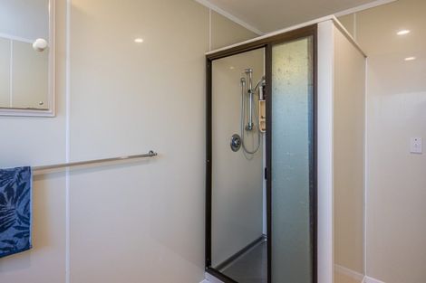 Photo of property in 27 Titoki Road, Waikanae Beach, Waikanae, 5036