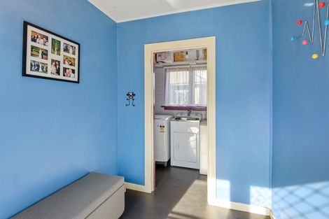 Photo of property in 94 Windermere Road, Papanui, Christchurch, 8053