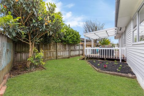 Photo of property in 1/7 Studfall Street, Pakuranga Heights, Auckland, 2010