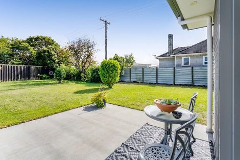 Photo of property in 7 Robbins Crescent, Hawera, 4610