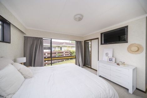 Photo of property in 18 Cecil Place, Cloverlea, Palmerston North, 4412
