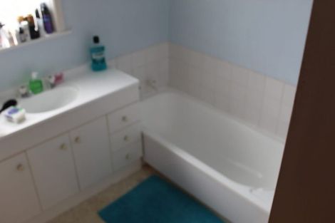Photo of property in 84 Ocean View Road, Northcote, Auckland, 0627
