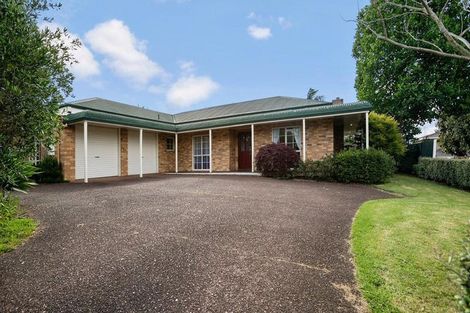 Photo of property in 11 Rifleman Rise, Unsworth Heights, Auckland, 0632