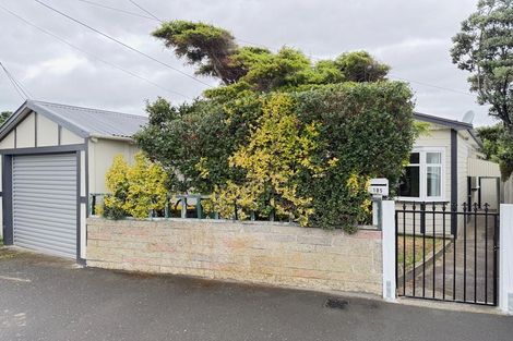 Photo of property in 105 Onepu Road, Lyall Bay, Wellington, 6022