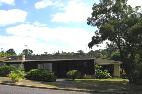 Photo of property in 1 Valdese Rise, Browns Bay, Auckland, 0630