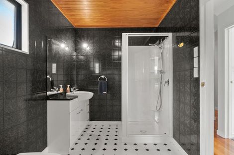 Photo of property in 1276 Coast Road, Wainuiomata Coast, Lower Hutt, 5373