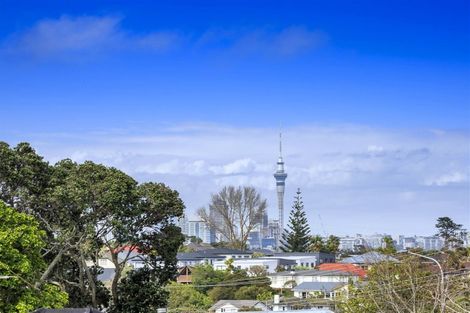 Photo of property in 2/14 Esmonde Road, Takapuna, Auckland, 0622