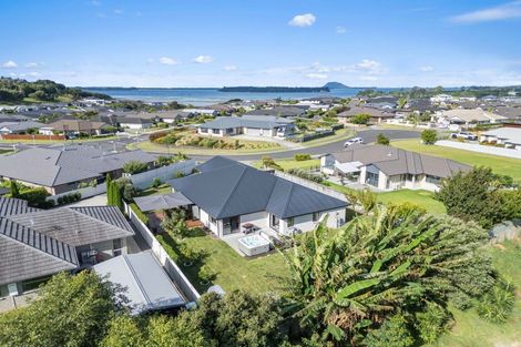 Photo of property in 6 Vantage Place, Omokoroa, 3114