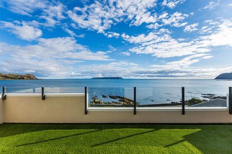 Photo of property in 24 Sunset Parade, Plimmerton, Porirua, 5026