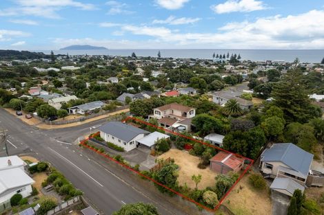 Photo of property in 48 Toi Street, Otaki Beach, Otaki, 5512