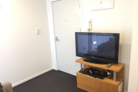 Photo of property in Alpha Apartments, 505/17 Vogel Lane, Auckland Central, Auckland, 1010