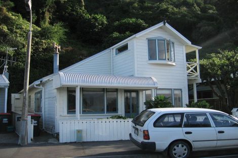 Photo of property in 299 Karaka Bay Road, Karaka Bays, Wellington, 6022