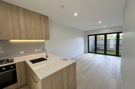 Photo of property in 19 Lyons Avenue, Murrays Bay, Auckland, 0630