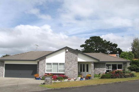 Photo of property in 11 Owl Court, Unsworth Heights, Auckland, 0632