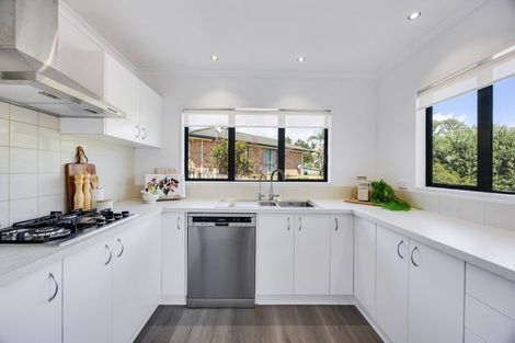 Photo of property in 12 Governor Grey Road, Snells Beach, 0920