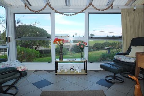 Photo of property in 27 Hennessy Street East, Foxton Beach, Foxton, 4815