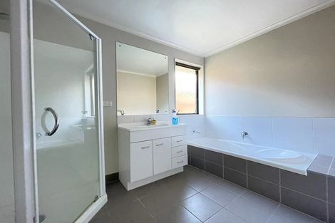 Photo of property in 17 Bonny Crescent, Massey, Auckland, 0614