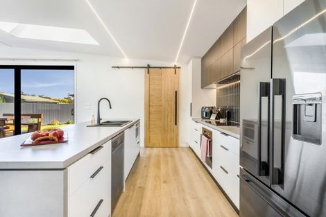 Photo of property in 42 Mary Street, Winton, 9720