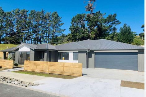 Photo of property in 7 Laurina Road, Sunnynook, Auckland, 0620