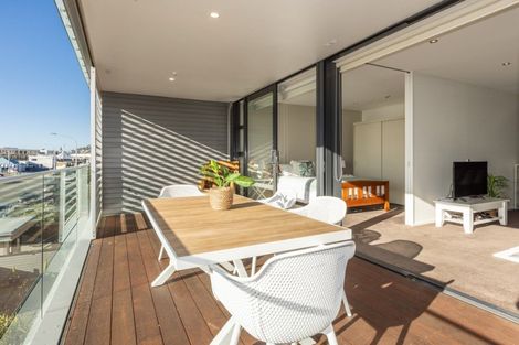 Photo of property in 306/7 Humber Street, Pandora, Napier, 4110