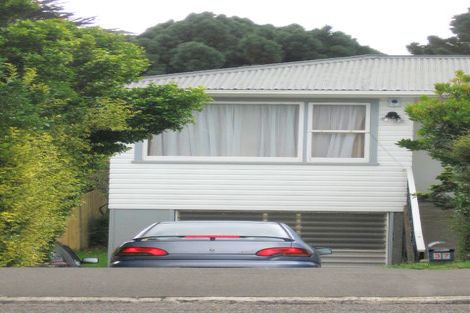 Photo of property in 37 Horokiwi Road West, Newlands, Wellington, 6037