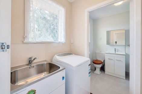 Photo of property in 1/8 Westward Ho, Glen Eden, Auckland, 0602