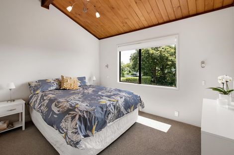 Photo of property in 2 Gellibrand Place, Omokoroa, 3114